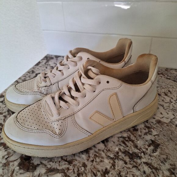 Veja‎ leather sneakers  size 7 US - Picture 4 of 8